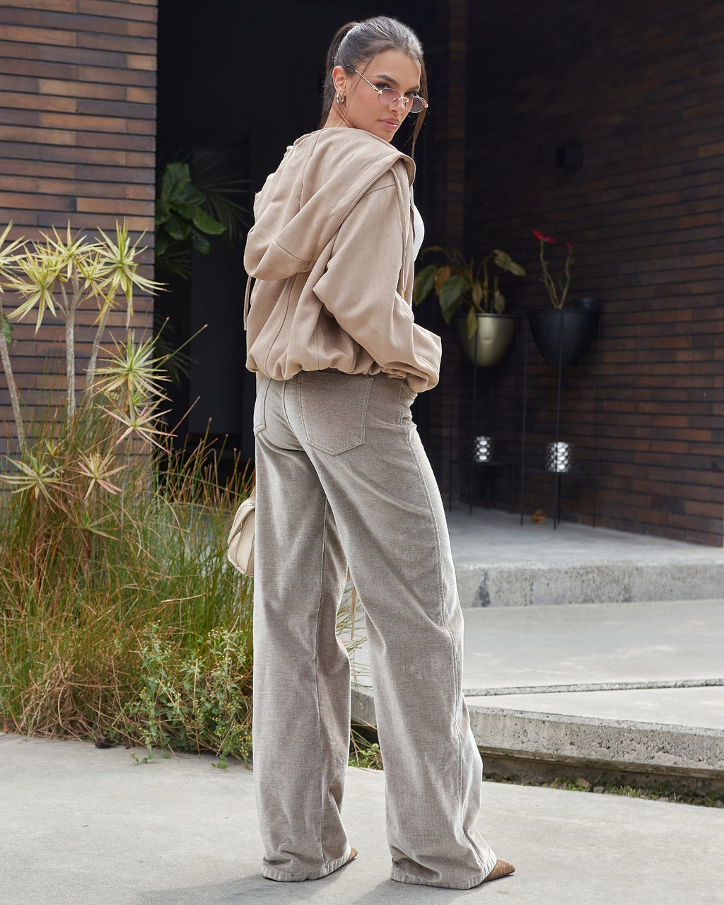 PANTALÓN SEMI PANA BOTA RECTA GRIS